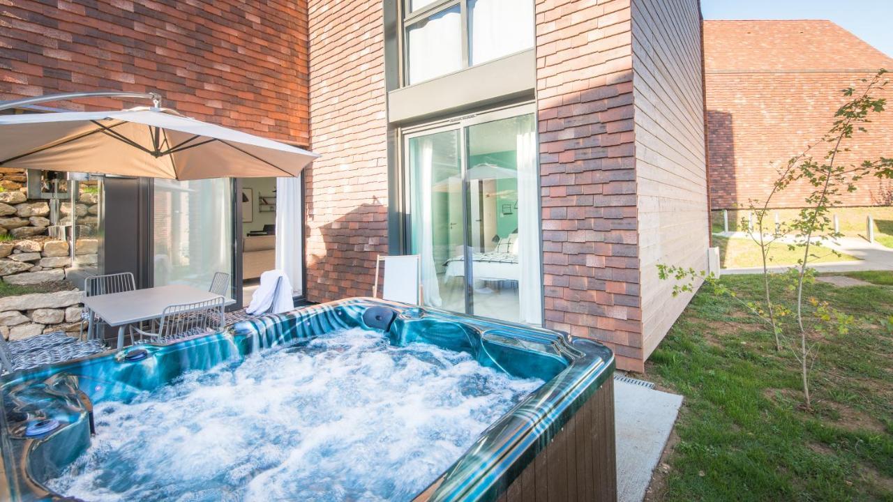 Cote Jardin Avec Jacuzzi Privatif Et Parking Prive Apartment ซาร์ลา-ลา-กาเนดา ภายนอก รูปภาพ